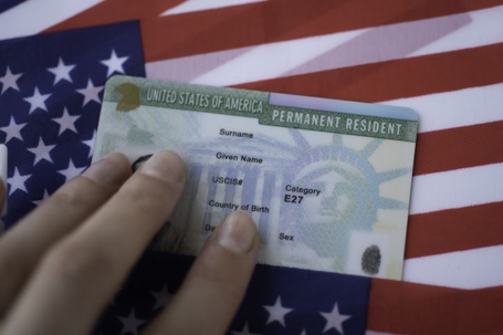 Ice Detention: The Hidden Risks For Green Card Holders In The Us - c7ap9j3