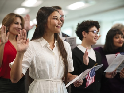 group of people taking the United States Oath of Allegiance